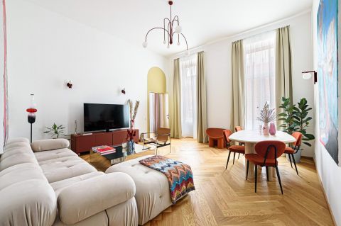 Eladó Lakás 1061 Budapest 6. kerület , ANDRÁSSY ÚTon-a Deák Térnél-MODERN enteriőr