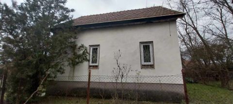 Eladó Ház 2711 Tápiószentmárton Zártkert