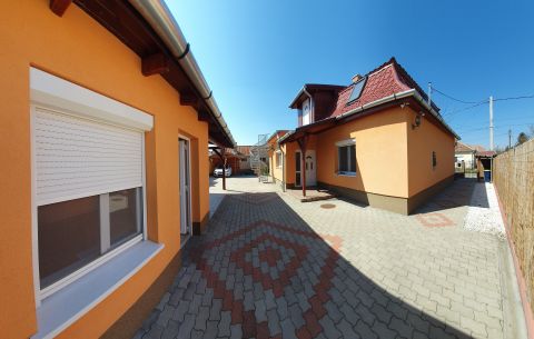 Eladó Ház 3000 Hatvan , felújított családi ház