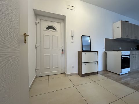 Eladó Lakás 8300 Tapolca fiatalos, kis lakás, alacsony rezsivel