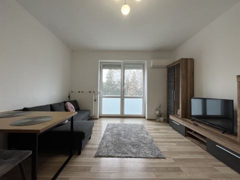 Eladó Lakás 8300 Tapolca , fiatalos, kis lakás, alacsony rezsivel