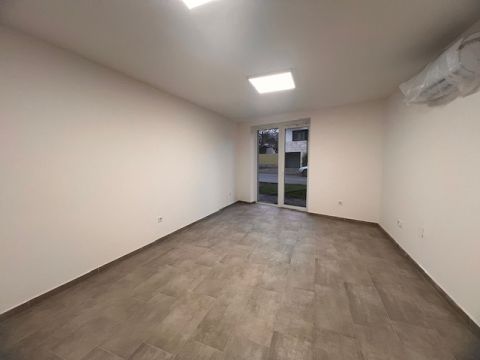 Kiadó Iroda 4400 Nyíregyháza 