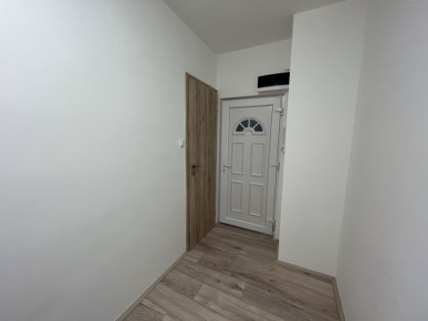 Eladó Lakás 7632 Pécs Kertvárosban felújított 3 szobás erkélyes lakás