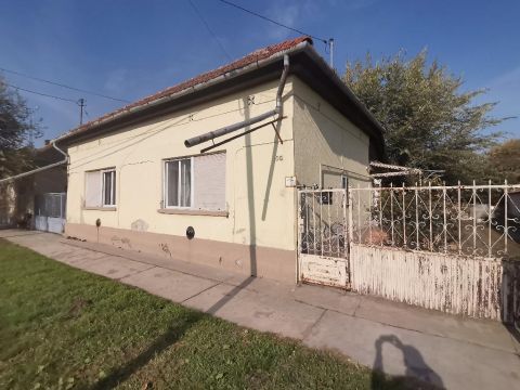 Eladó Ház 5667 Magyarbánhegyes , 5667 Magyarbánhegyes, belterület