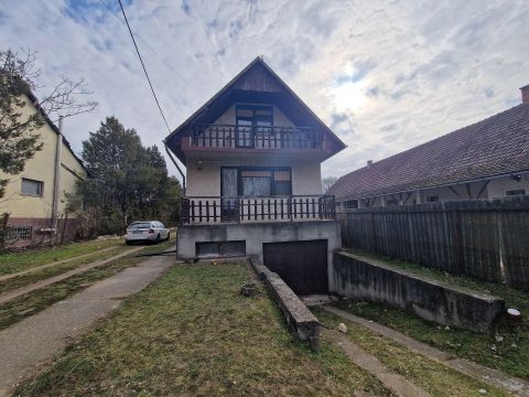 Eladó Ház 2723 Nyáregyháza Nyáregyházán 114,5 m2-es családi ház ELADÓ!