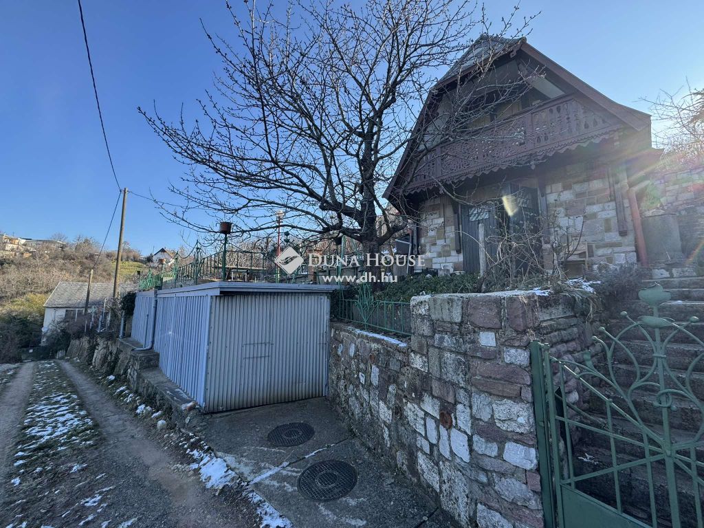 7621 Pécs , Makáron eladó panorámás telek, kis házzal. — 1/11