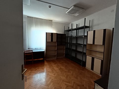 Eladó Irodaépület 2769 Tápiószőlős , Kossuth Lajos út
