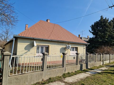 Eladó Ház 2454 Iváncsa 