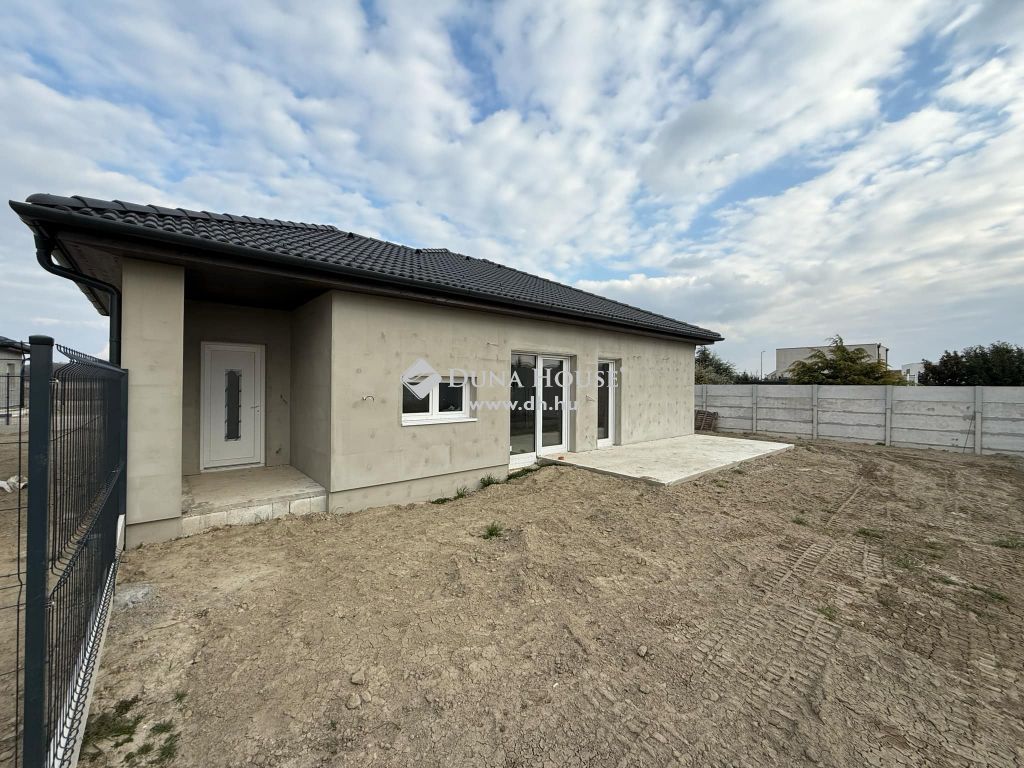 9200 Mosonmagyaróvár , Duna Lakópark — 1/9