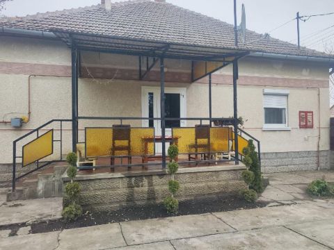 Eladó Ház 5451 Öcsöd 5451 Öcsöd, Nagyon jó központi