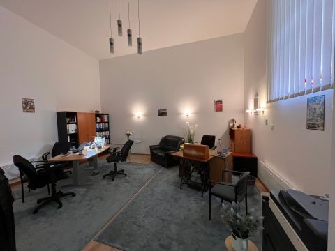 Kiadó Lakás 1053 Budapest 5. kerület , Veres Pálné utca