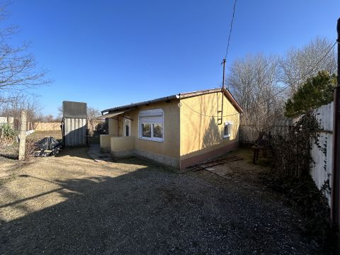 Eladó Ház 6500 Baja , Bajai tanya 
