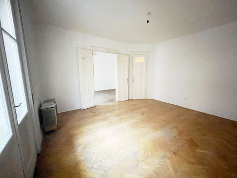 Eladó Lakás 1136 Budapest 13. kerület Újlipótváros szívében, alakítható, erkélyes ritkaság