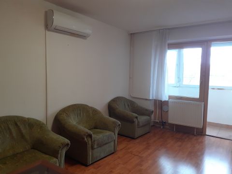 Eladó Lakás 1119 Budapest 11. kerület Etele plázánál , klimás, emeleti garzon panel lakás