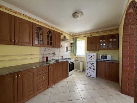 Eladó Ház 7026 Madocsa Központi elhelyezkedésű, 135m²-es családi ház 