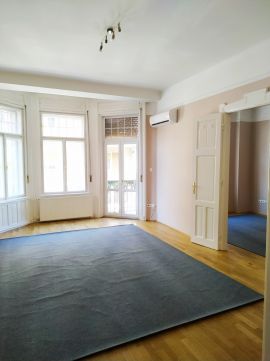 Eladó Lakás 1023 Budapest 2. kerület , Ú J L A K  -   A Duna part mellett 4 szobás erkélyes lakás