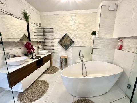 Eladó Lakás 1031 Budapest 3. kerület , Romai part Fölszinti luxus lakás