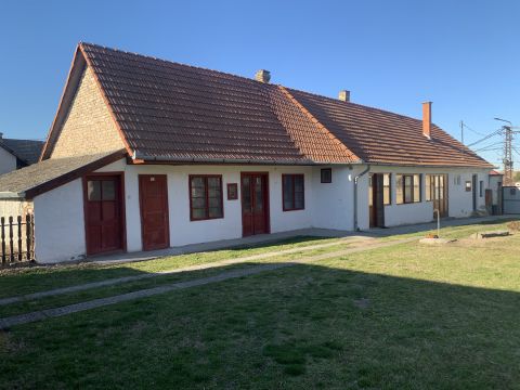 Eladó Ház 7130 Tolna , városközpontban