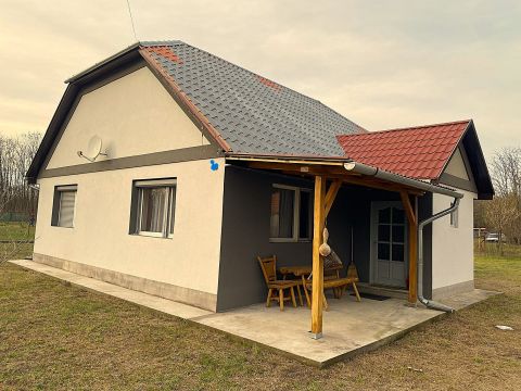 Eladó Ház 6045 Ladánybene 80 nm-es felújított családi ház akácerdővel