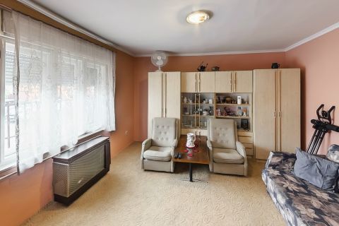 Eladó Ház 6000 Kecskemét , Hunyadivárosban Aldihoz közel 2 szobás  családi eladó!