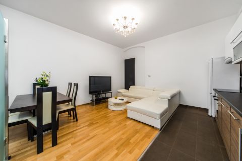 Eladó Lakás 1066 Budapest 6. kerület 