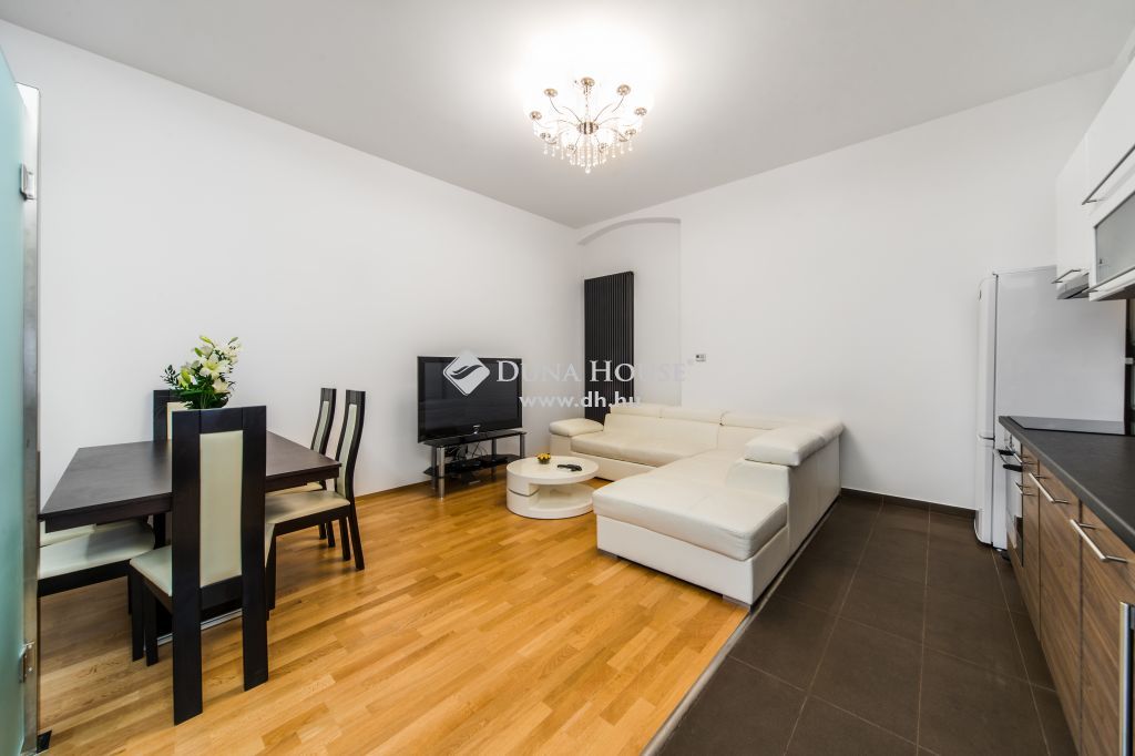 Eladó Lakás Budapest VI. kerület, 