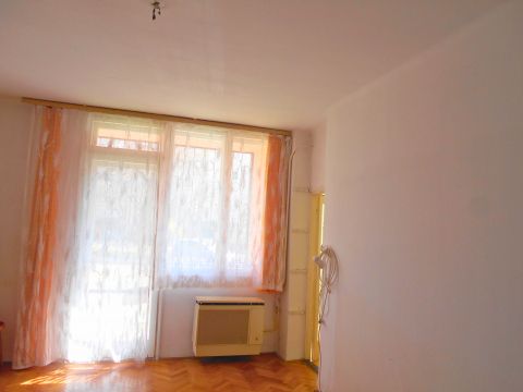 Eladó Lakás 1181 Budapest 18. kerület azonnal költözhető lakás a KISZ lakótelepen