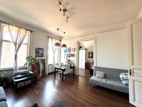 Eladó Lakás 1084 Budapest 8. kerület , Óbudai Egyetemnél eladó 65 nm, jó állapotú 3. emeleti lakás