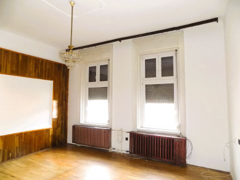 Eladó Ház 4025 Debrecen , Nagy autóbusz-állomás közelében