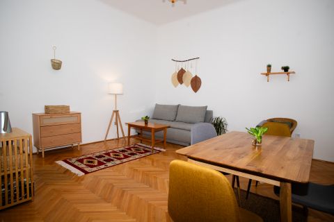 Eladó Lakás 1067 Budapest 6. kerület 