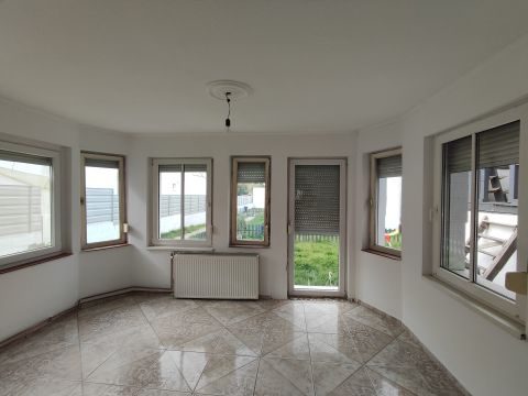 Eladó Ház 1188 Budapest 18. kerület Nappali + 4 hálószobás családi ház Újpéteritelep központjába