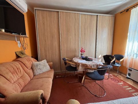Eladó Lakás 8500 Pápa , 8500 Pápa, Belváros