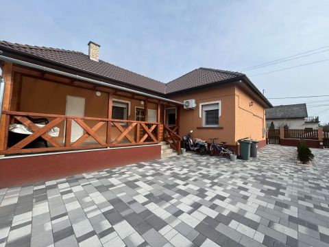 Eladó Ház 2220 Vecsés 