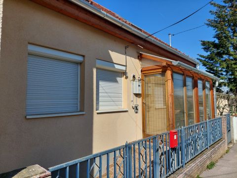 Eladó Ház 7400 Kaposvár ***Vöröstelek utca, nappali + 4 szobás, igényes, családi ház