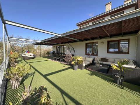 Eladó Lakás 1031 Budapest 3. kerület , Prémium Penthouse Lakás Róma part