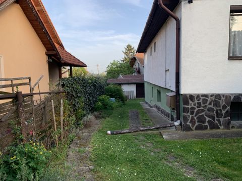 Eladó Ház 2030 Érd , Balatoni út közelében