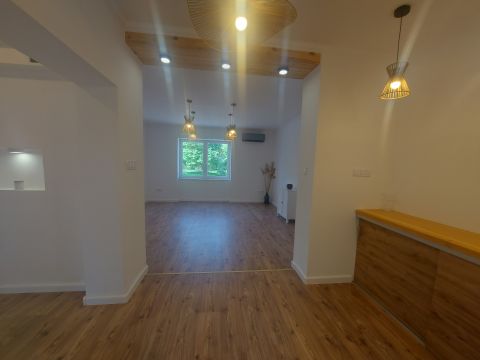 Kiadó Üzlethelyiség 5000 Szolnok 