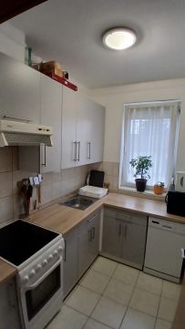 Eladó Lakás 6000 Kecskemét központól 10 perc sétára első emeleti lakás