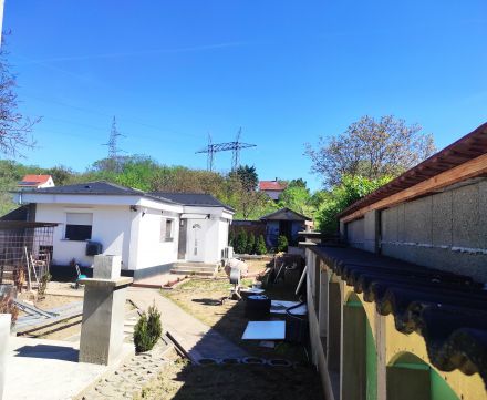 Eladó Ház 2146 Mogyoród Csendes utcában