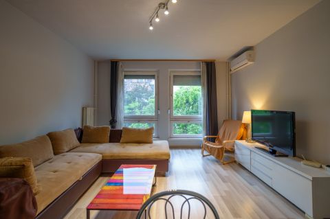 Eladó Lakás 1094 Budapest 9. kerület PARKRA NÉZŐ, MÁSFÉL SZOBÁSSÁ ALAKÍTHATÓ LAKÁS SZUPER HELYEN