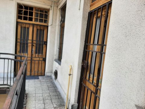 Eladó Lakás 1074 Budapest 7. kerület Gyöngyszem a központban, az Amássy téren.