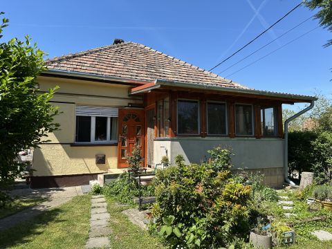 Eladó Ház 2322 Makád 