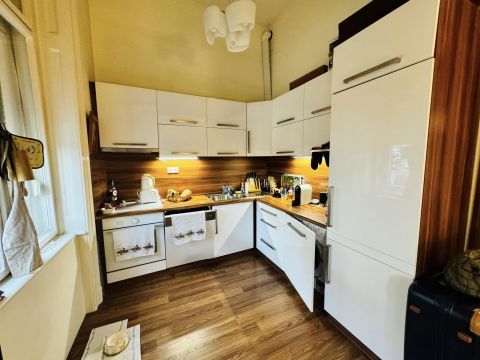 Eladó Lakás 1036 Budapest 3. kerület Kolosy tér közelében!