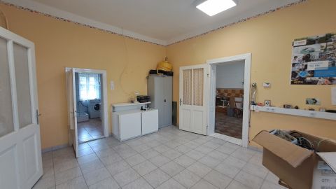 Eladó Ház 5142 Alattyán , Központban