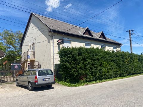 Eladó Lakás 2112 Veresegyház ***KERTKAPCSOLATOS, újszerű lakás AUTÓBEÁLLÓVAL+TÁROLÓ***