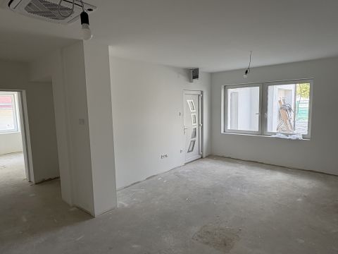 Eladó Lakás 2500 Esztergom 