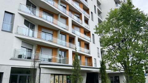 Kiadó Üzlethelyiség 1039 Budapest 3. kerület , Békásmegyer