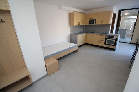 Kiadó Lakás 6044 Kecskemét , Bútorozott felújított lakás kiadó!
