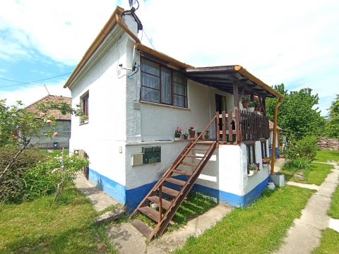 Eladó Ház 2544 Neszmély 