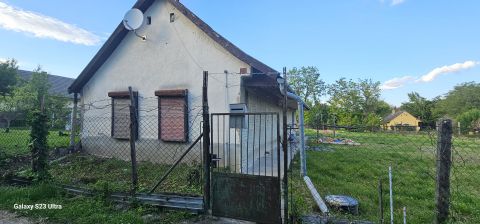Eladó Ház 8137 Mezőkomárom 